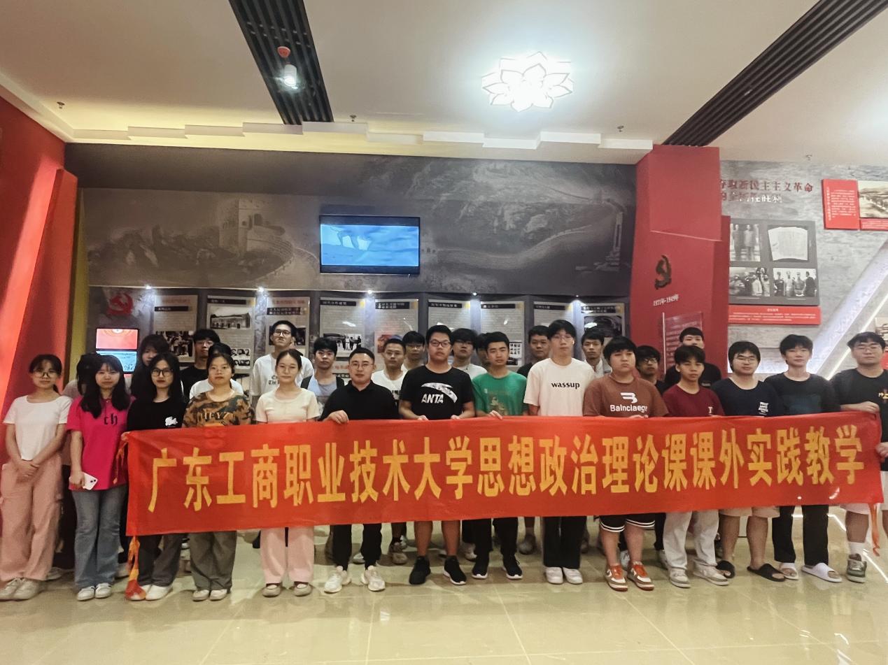 党建馆照片李1
