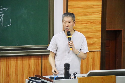 张斌主讲.JPG